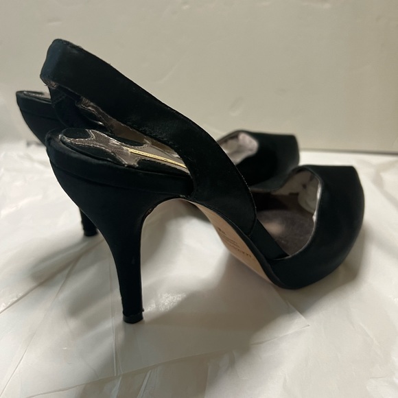 Max Studio Pumps - Picture 11 of 15